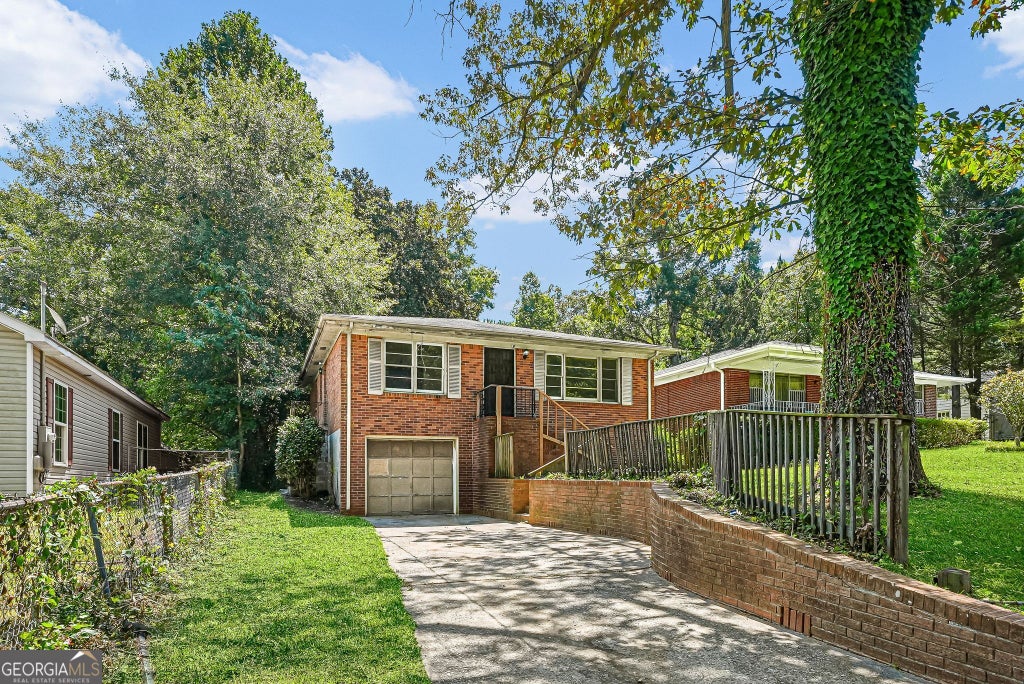 Photo of 1329 Nash Road NW, Atlanta, GA 30331 (MLS # 10830762)