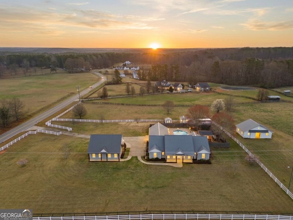 Photo of 5 Gibson Road, Newnan, GA 30263 (MLS # 10703409)