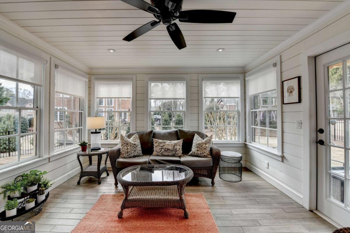370 Laurel Oak DR