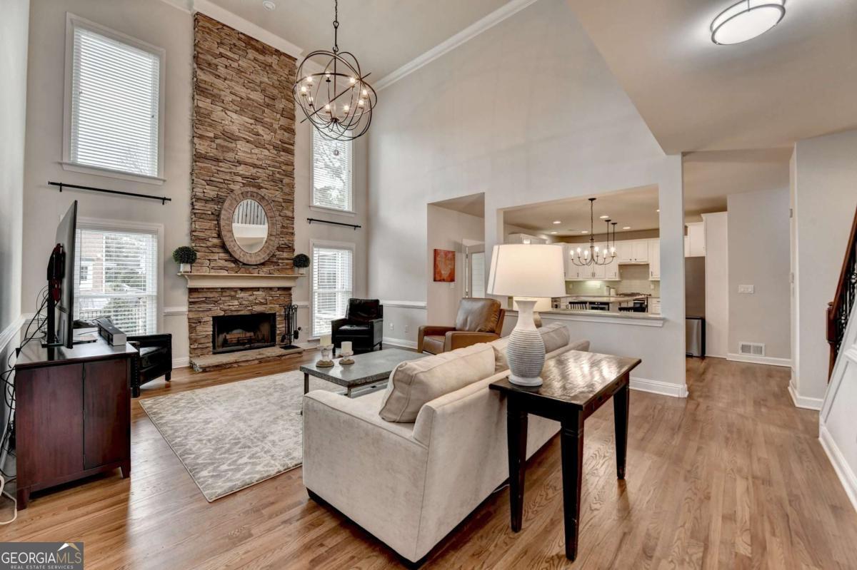 370 Laurel Oak DR