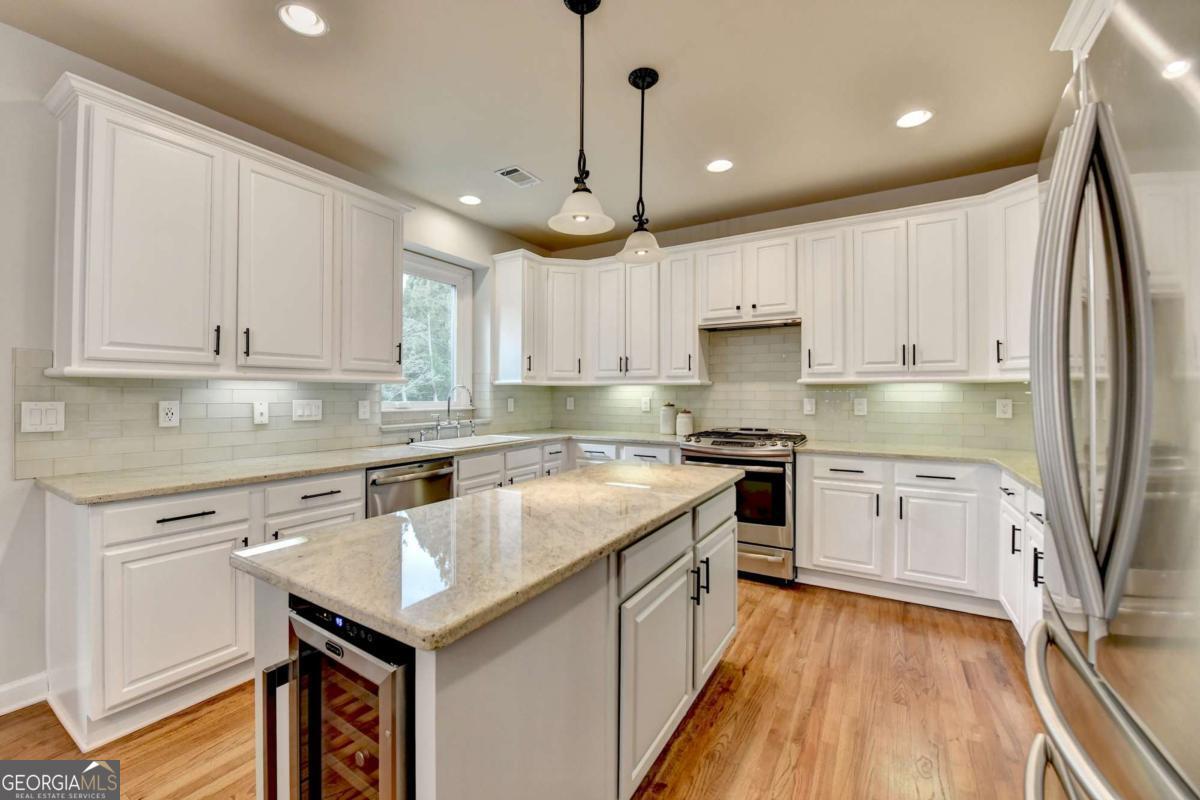 370 Laurel Oak DR