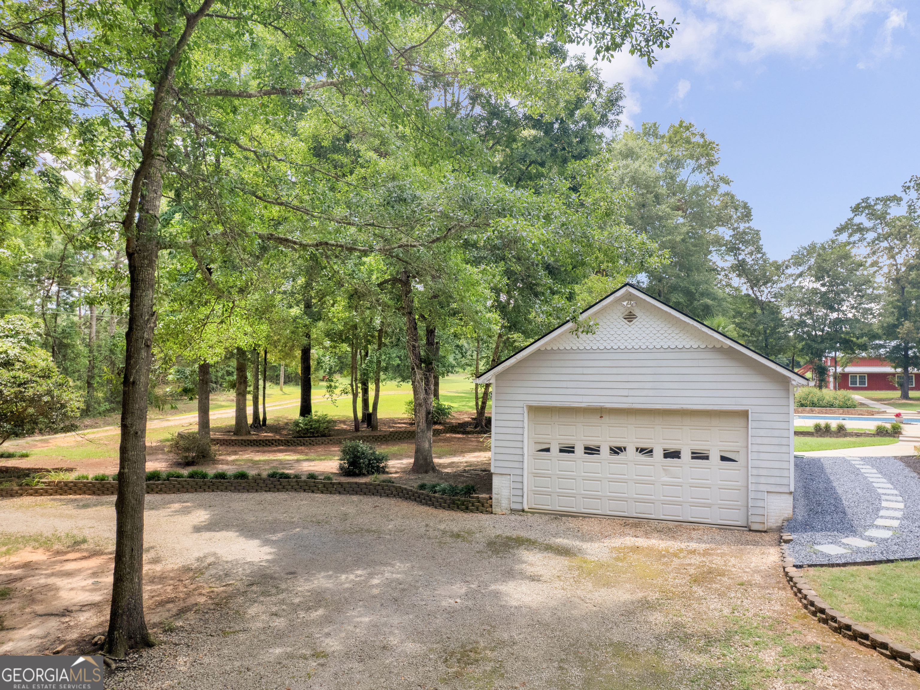 1360 Luella RD