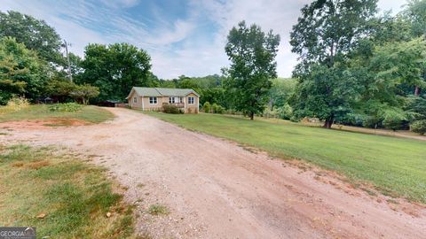 A home in Hoschton