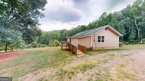 A home in Hoschton