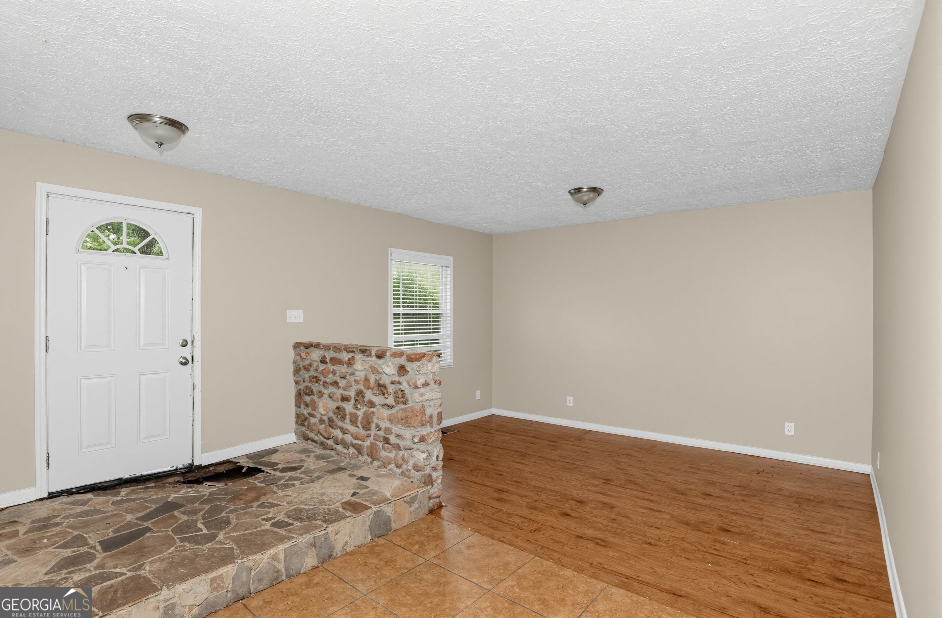 1127 Renee DR