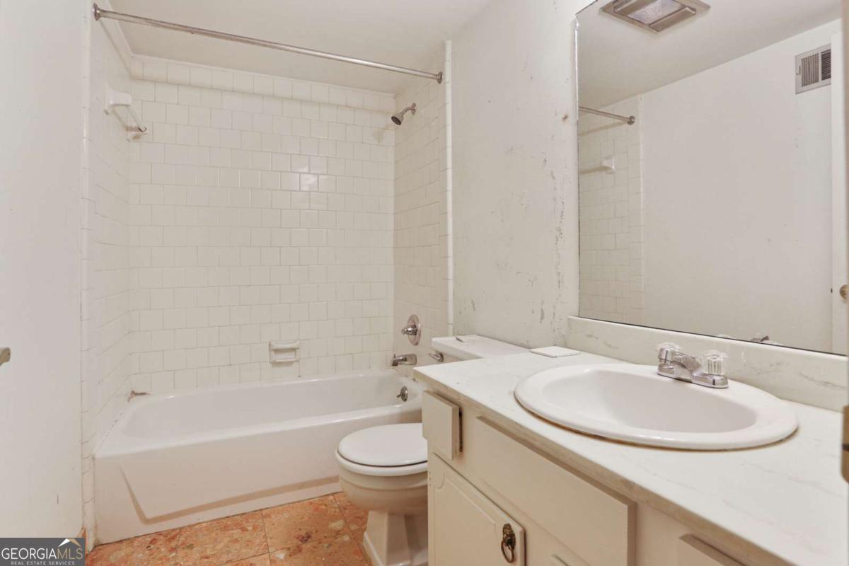 Cross Creek - Residential Income