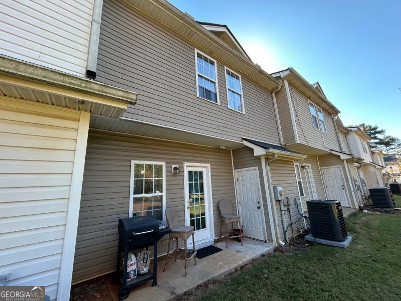 LEESHIRE CLOSE CONDOMINIUM - Residential