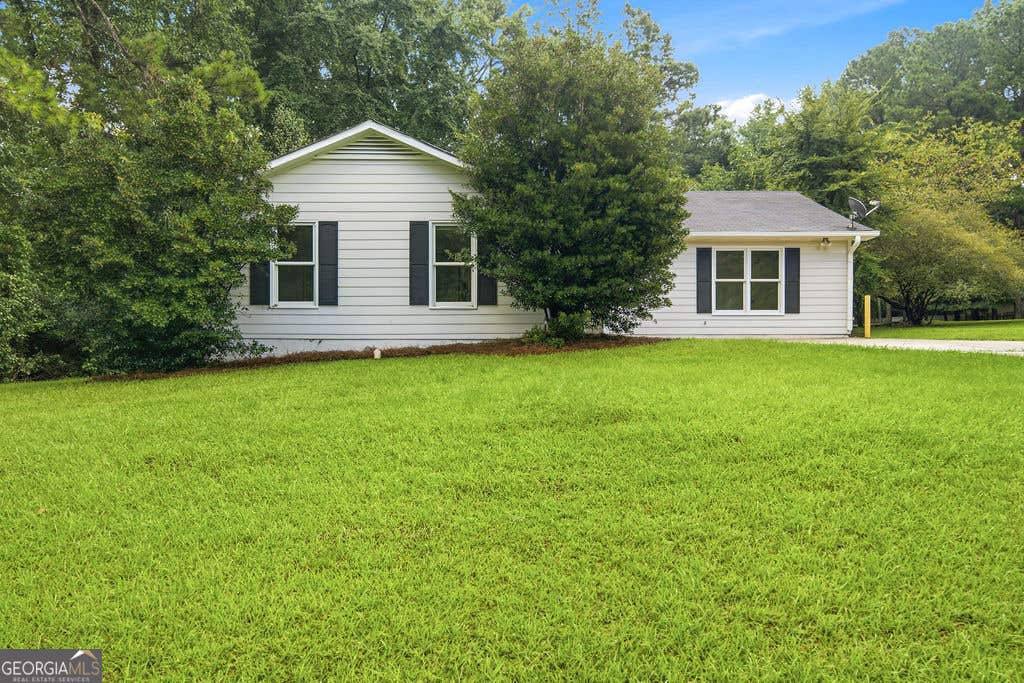Photo of 210 Meadow Run, Peachtree City, GA 30269 (MLS # 10821244)