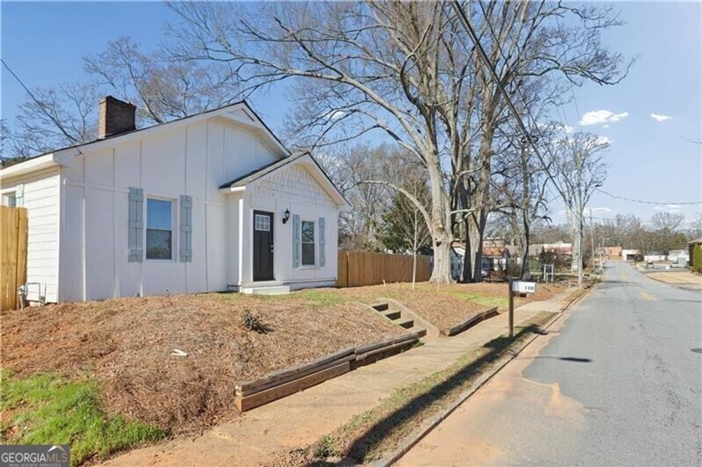Photo of 130 South Avenue SE, Marietta, GA 30060 (MLS # 10723738)
