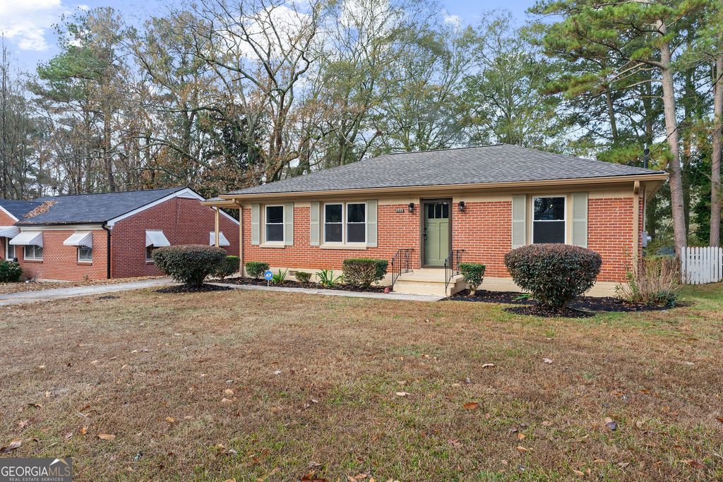 Photo of 2533 Plantation Drive, East Point, GA 30344 (MLS # 10655756)