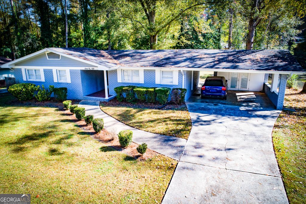 Photo of 3150 Dogwood Drive, East Point, GA 30344 (MLS # 10733667)