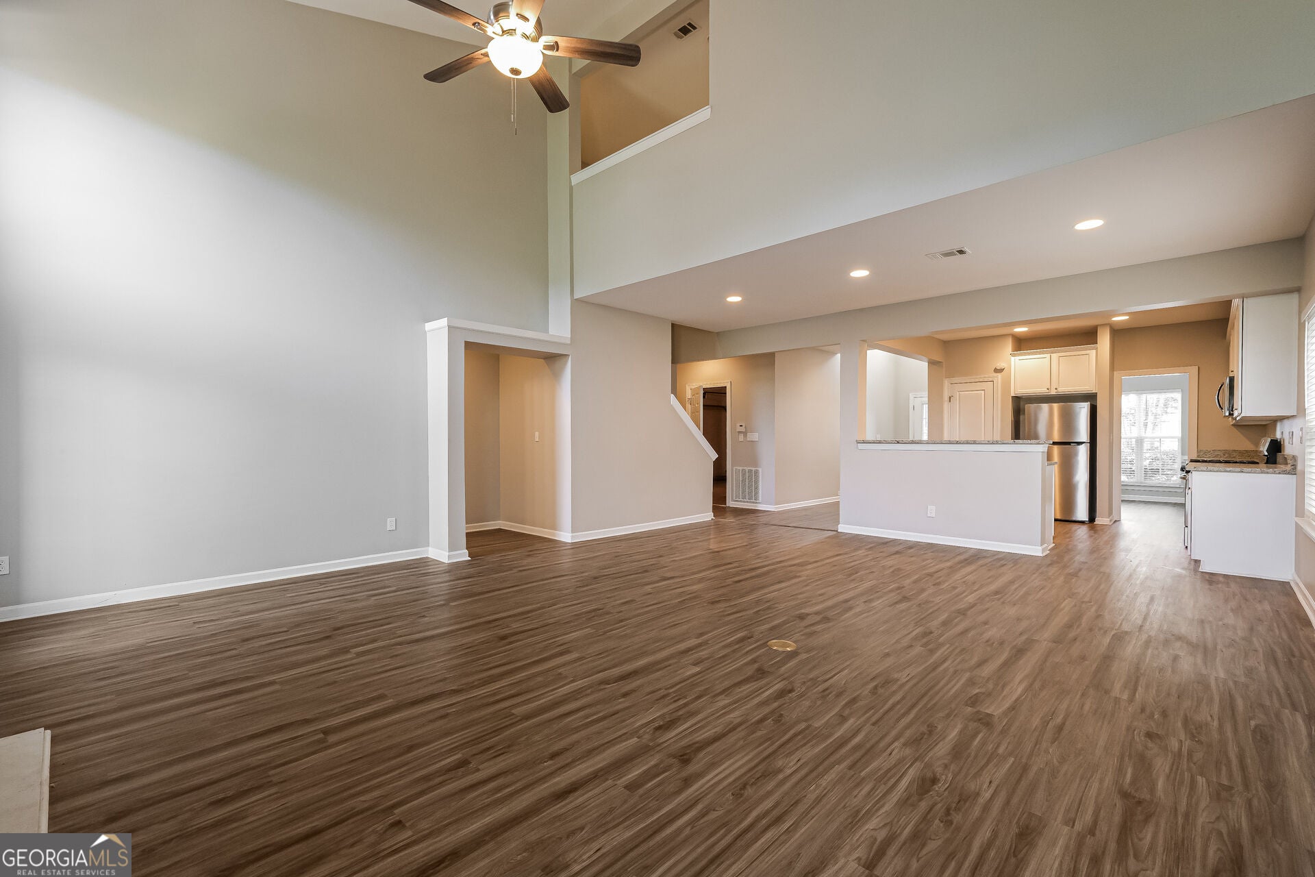 5071 Irvine DR