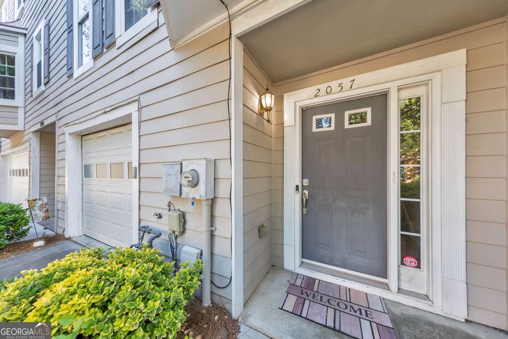 2057 Pinnacle Pointe DR