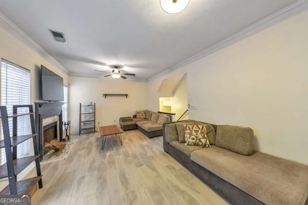 2057 Pinnacle Pointe DR