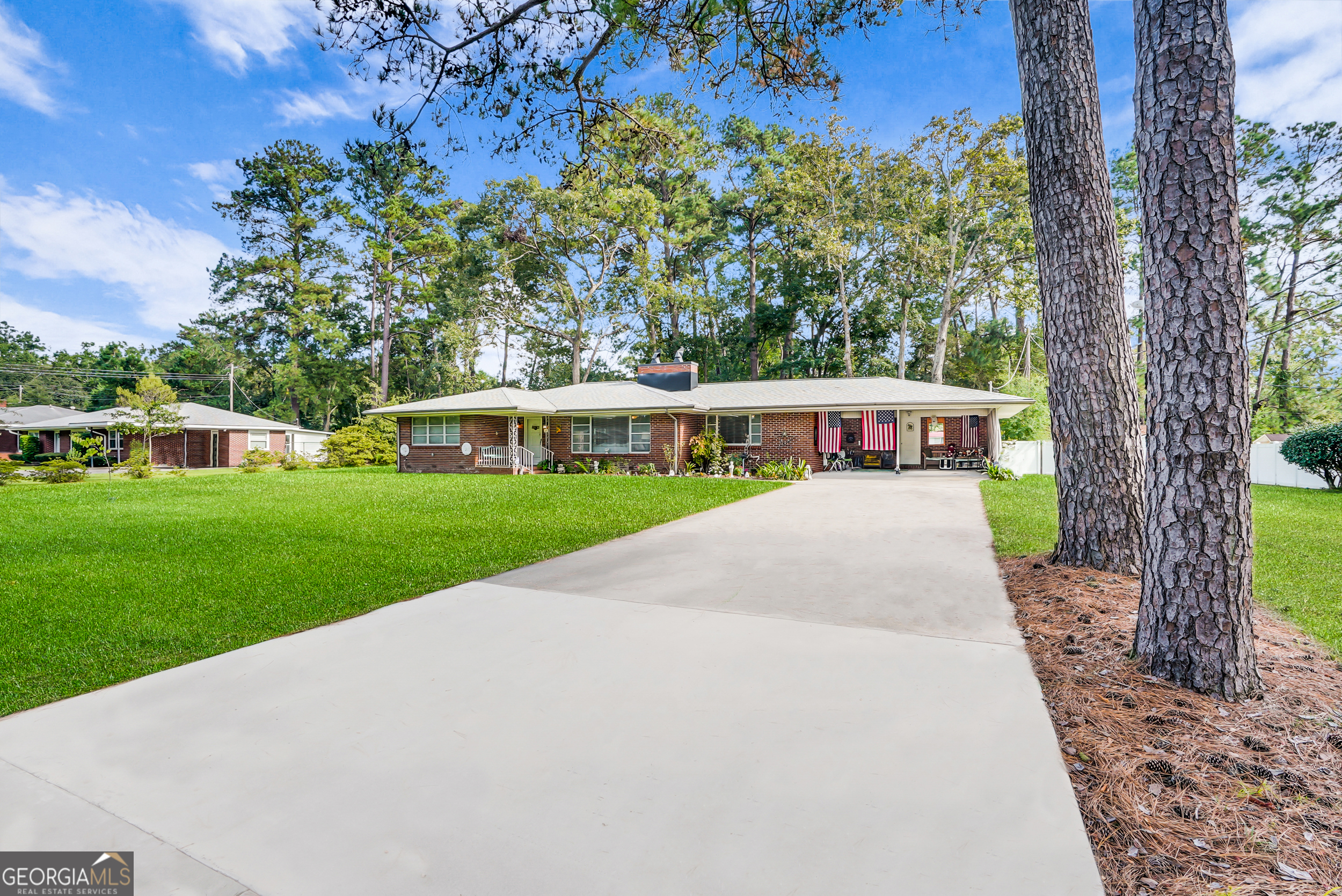 97 Azalea AVE
