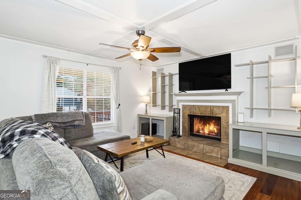 335 Allatoona Shores DR