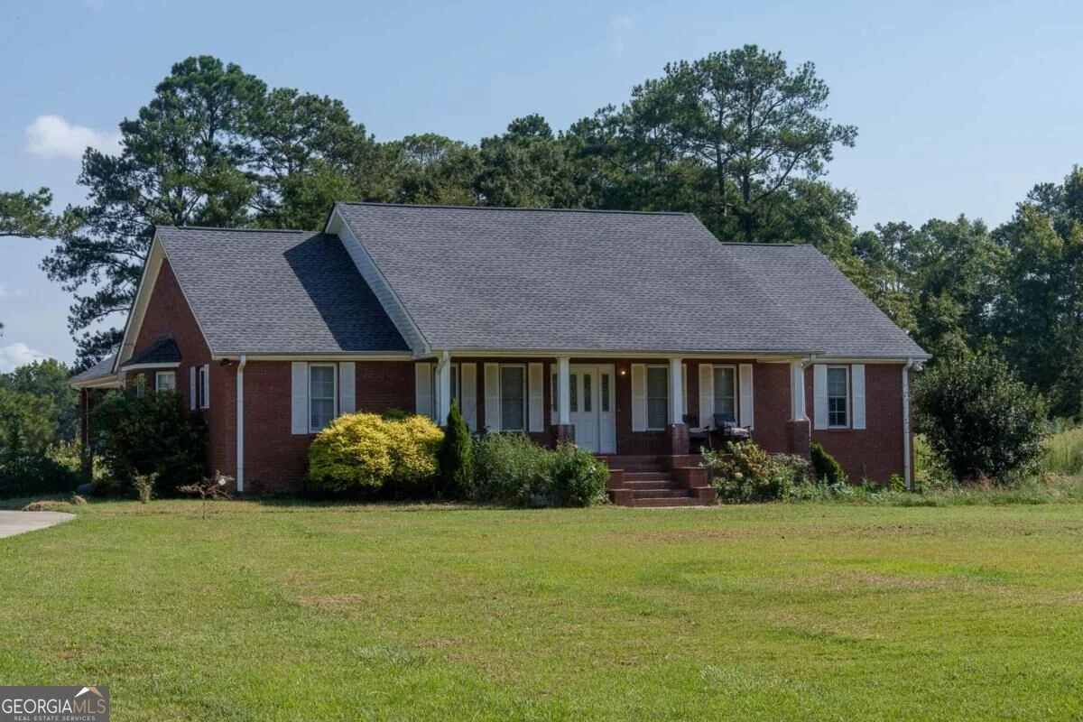 3000 Highway 81 W