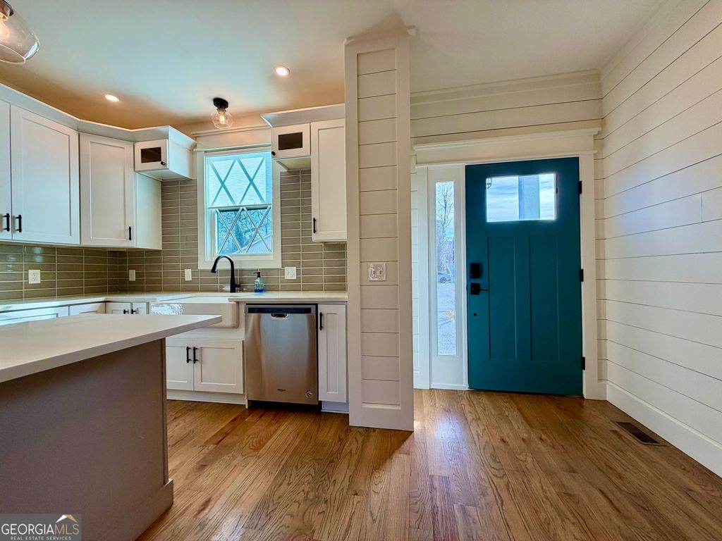 Photo of 31 Cottonwood Street, Clayton, GA 30525 (MLS # 10676719)