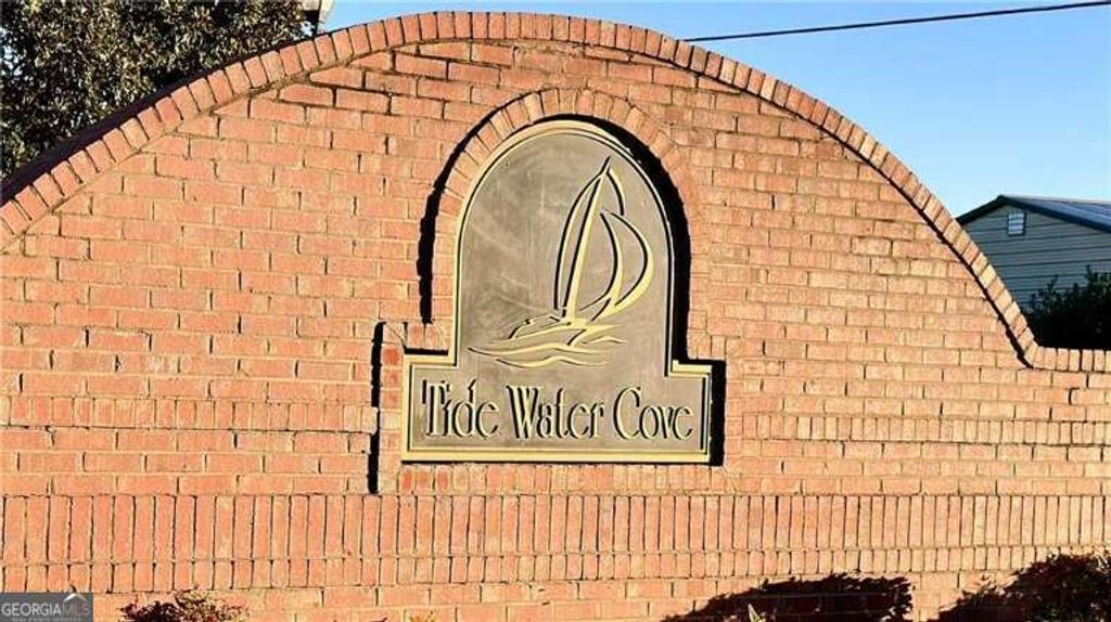 Photo of 6243 Shoreview Circle, Flowery Branch, GA 30542 (MLS # 10725851)