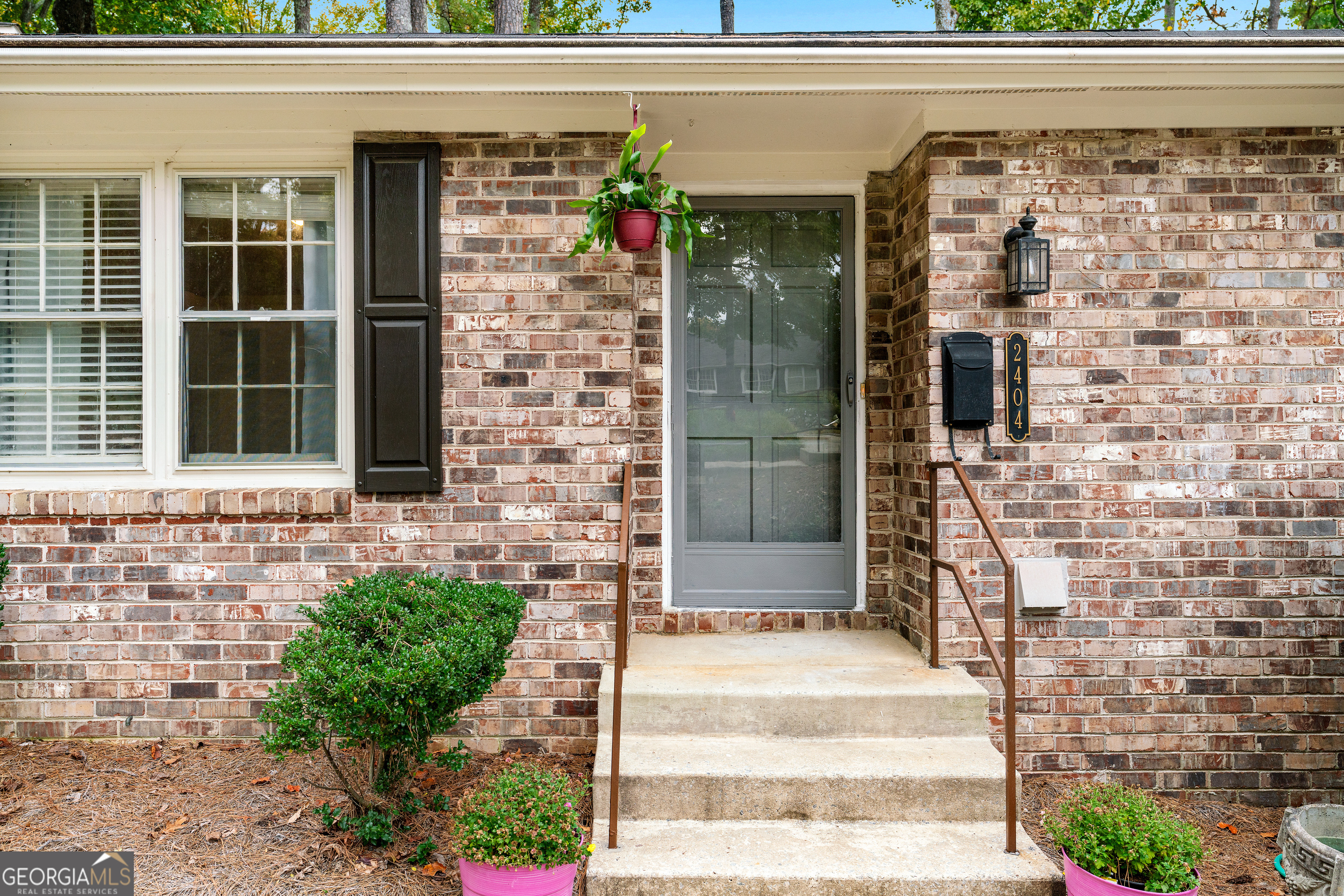 2404 Northlake CT