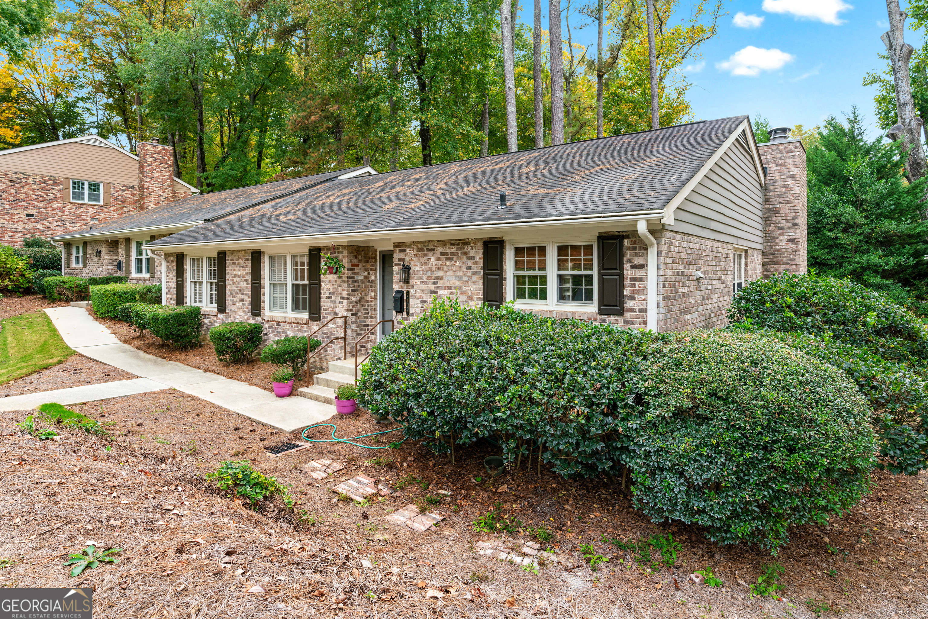 2404 Northlake CT