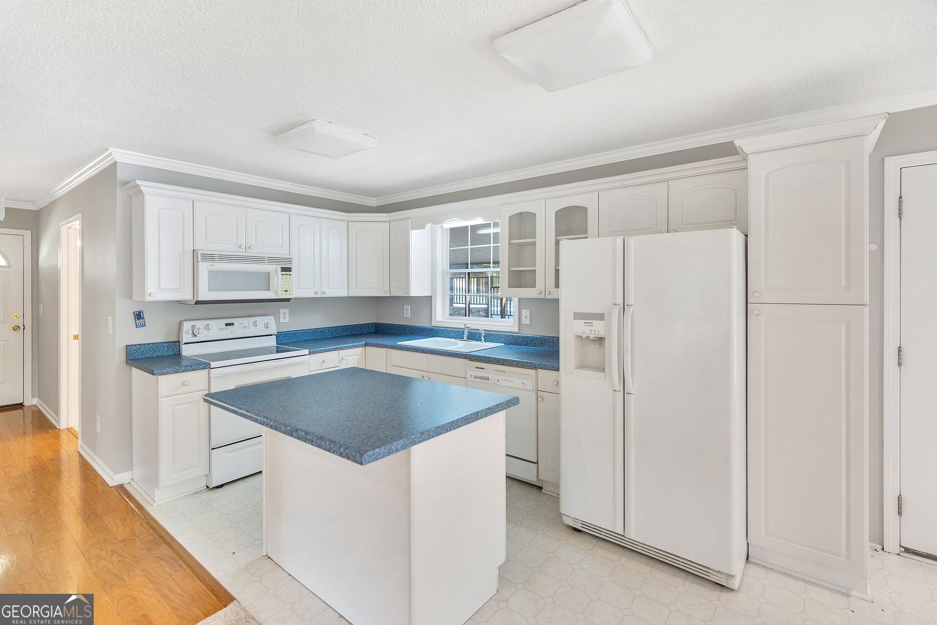 104 Lakehill RD