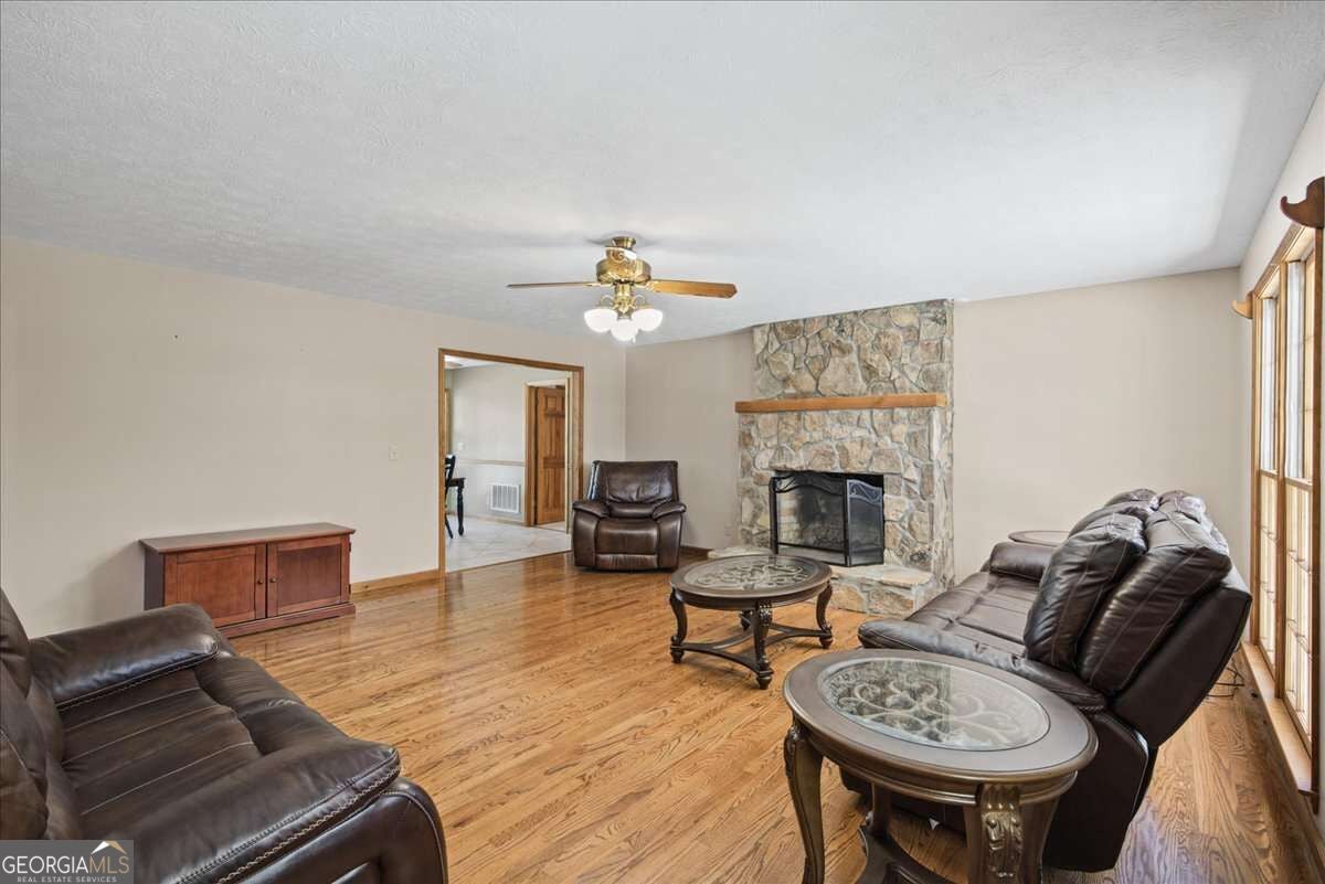 549 Gribble RD SE