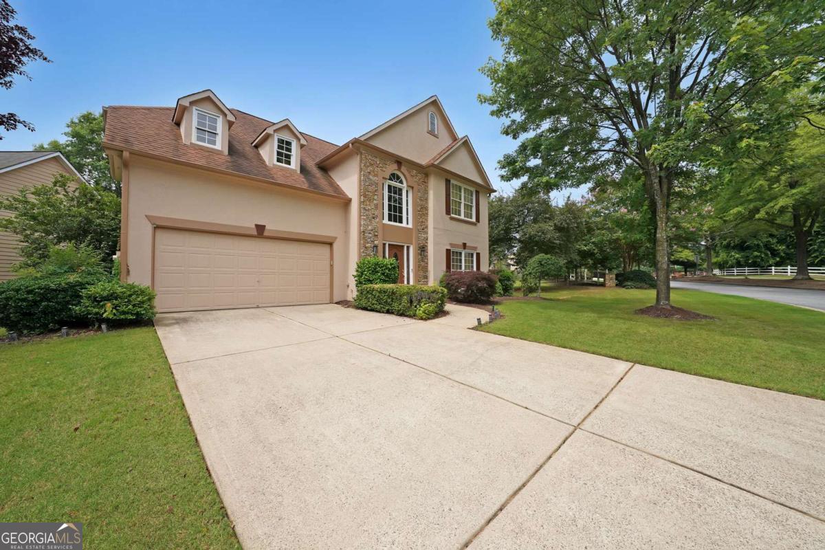 2747 HARPER WOODS DR