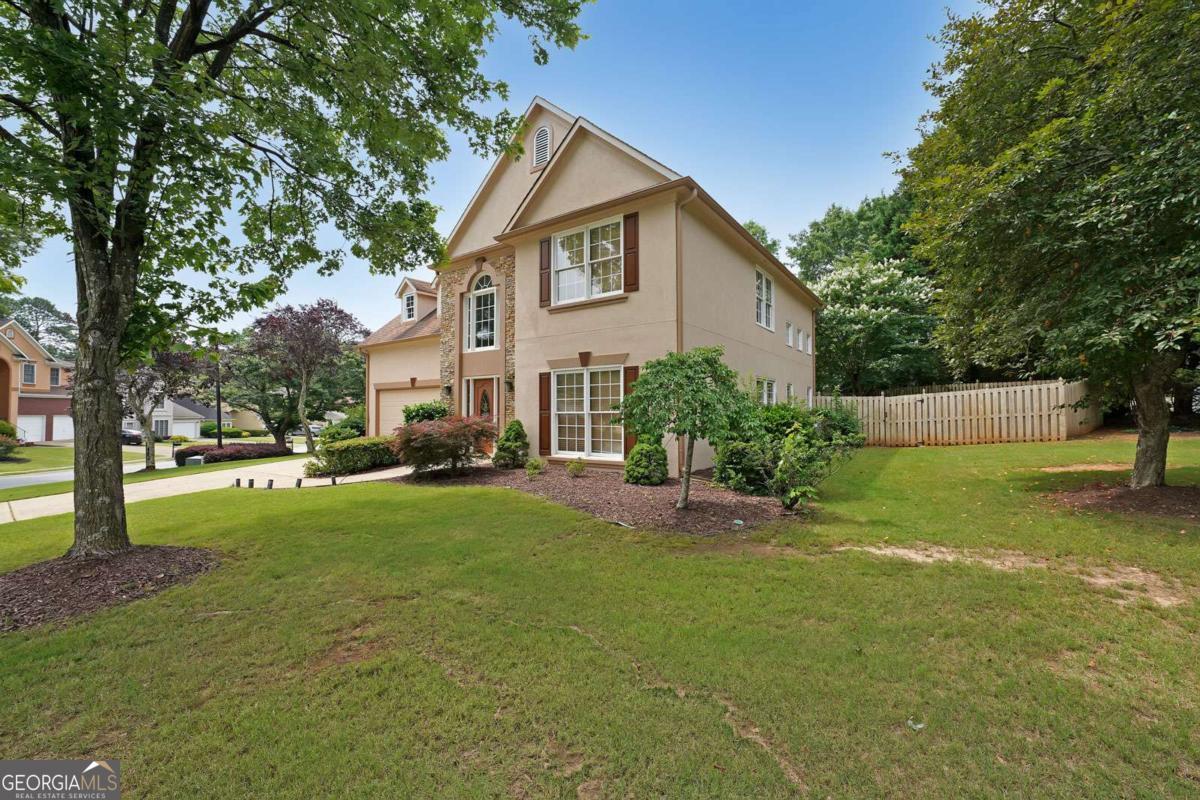 2747 HARPER WOODS DR