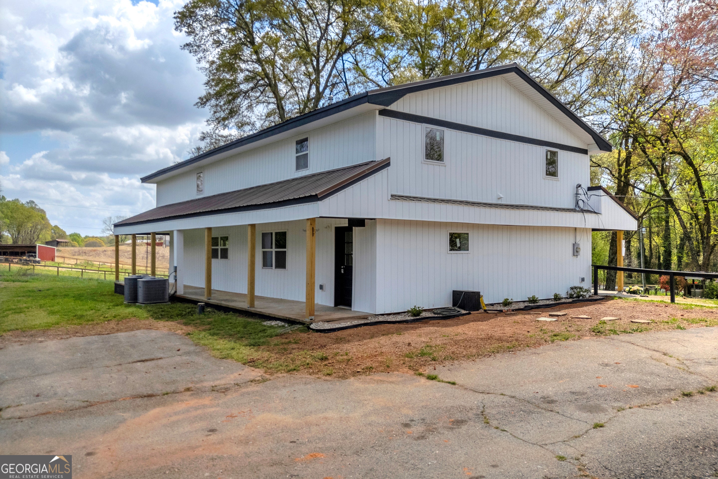 8606 Holly Springs RD