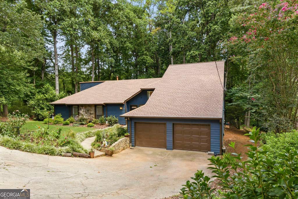 Photo of 1115 Lake Drive, Roswell, GA 30075 (MLS # 10829249)