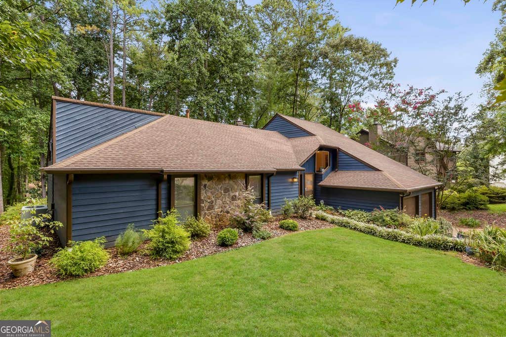 Photo of 1115 Lake Drive, Roswell, GA 30075 (MLS # 10829249)