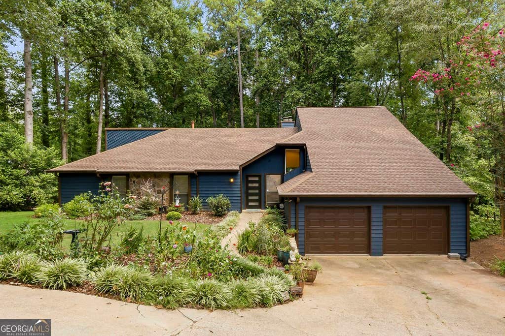 Photo of 1115 Lake Drive, Roswell, GA 30075 (MLS # 10829249)