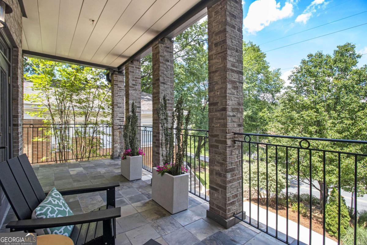 1260 Monroe DR NE