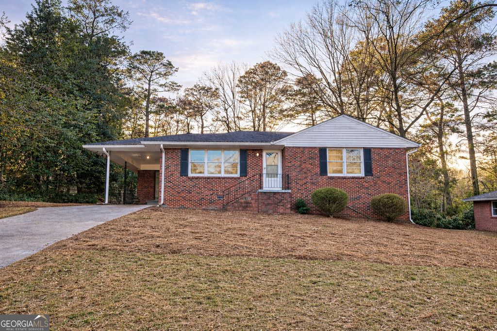 Photo of 1523 Sagewood Circle, Stone Mountain, GA 30083 (MLS # 10687741)