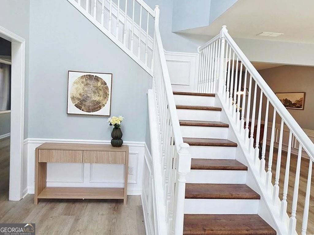 552 Glen Level CIR