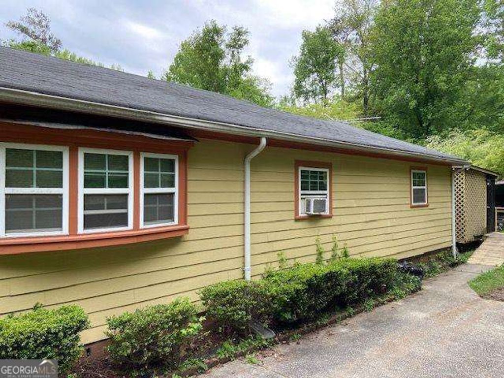 Photo of 4231 SW Blanton Avenue, Atlanta, GA 30331 (MLS # 10712032)