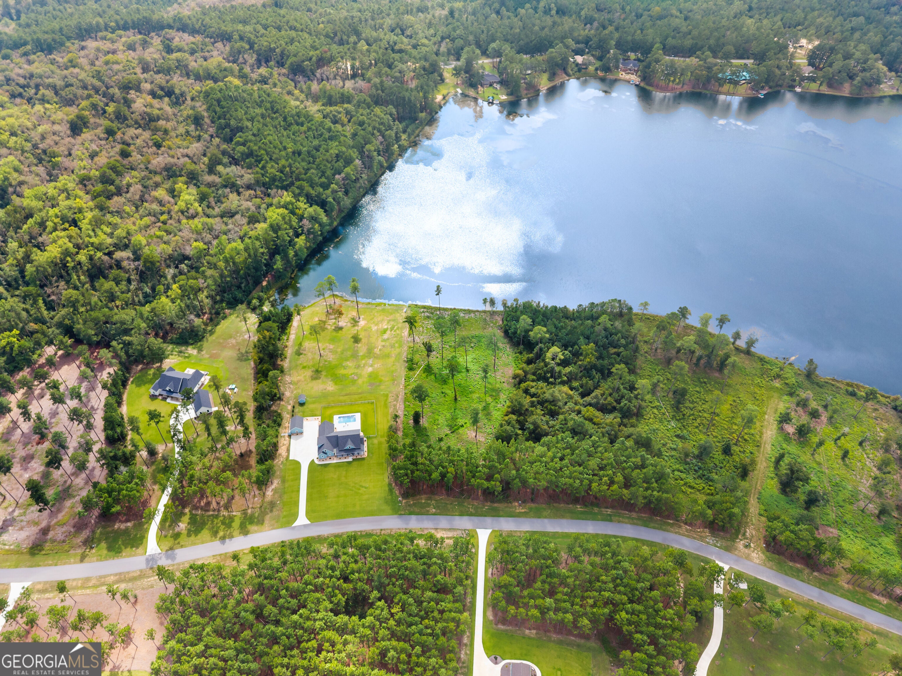 118 East Lake DR
