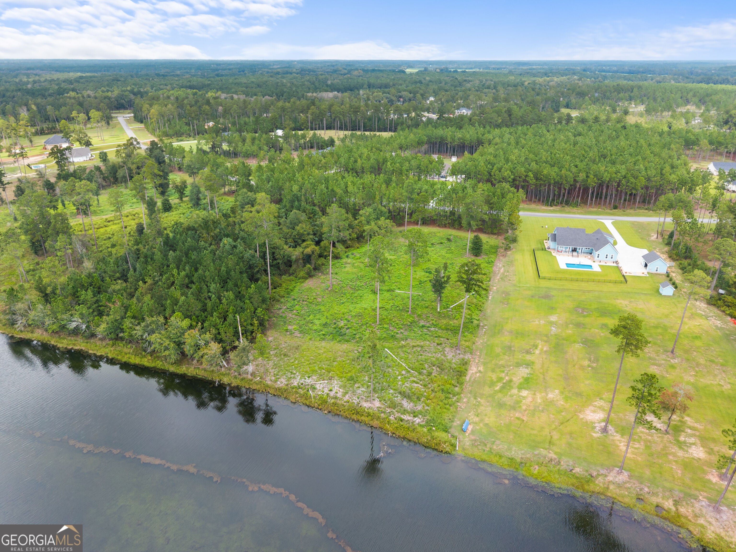 118 East Lake DR