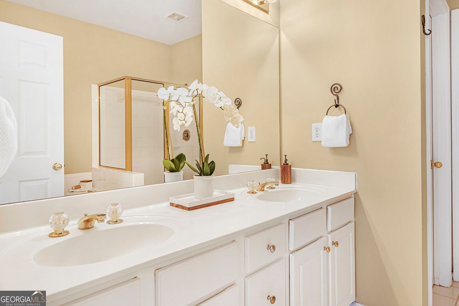 Smyrna, Georgia 30082, United States, 3 Bedrooms Bedrooms, ,4 BathroomsBathrooms,Residential,Active,134943