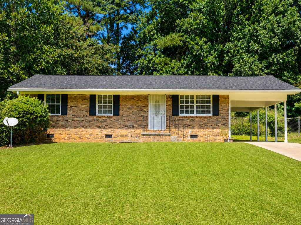 Photo of 792 SW Plainville Circle SW, Atlanta, GA 30331 (MLS # 10834617)