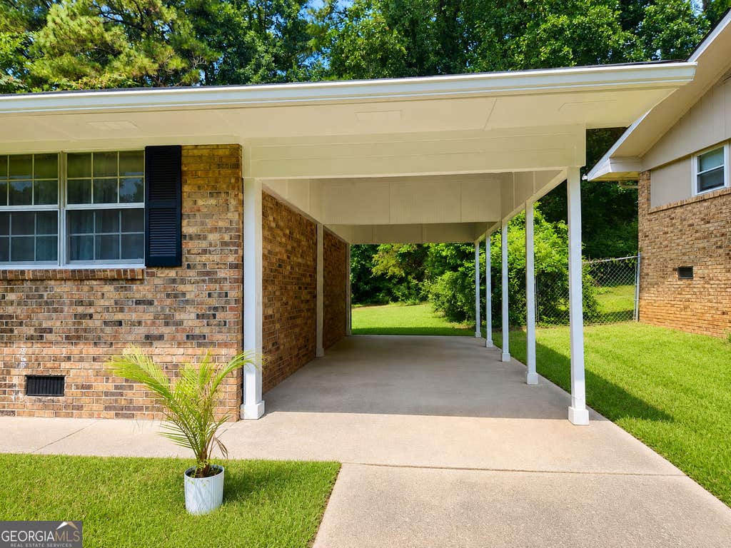 Photo of 792 SW Plainville Circle SW, Atlanta, GA 30331 (MLS # 10834617)