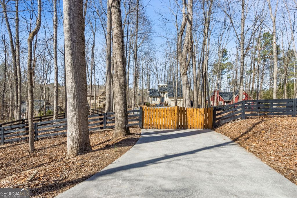 Photo of 241 SUNDOWN Way, Dawsonville, GA 30534 (MLS # 10696394)