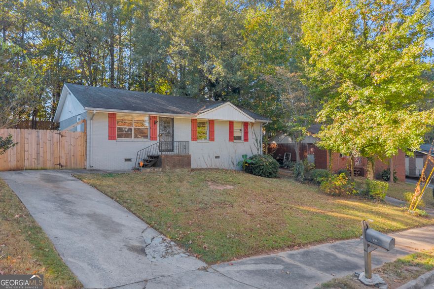 Solid four sided brick ranch in Thomasville Heights. Large fully fenced backyard with a 6 foot privacy fence. Architectural roof is in great shape and has plenty of life left. Interior needs some TLC but is not in terrible shape. Ideal for investors as a buy and hold, or as a quick in-and-out fix and flip.