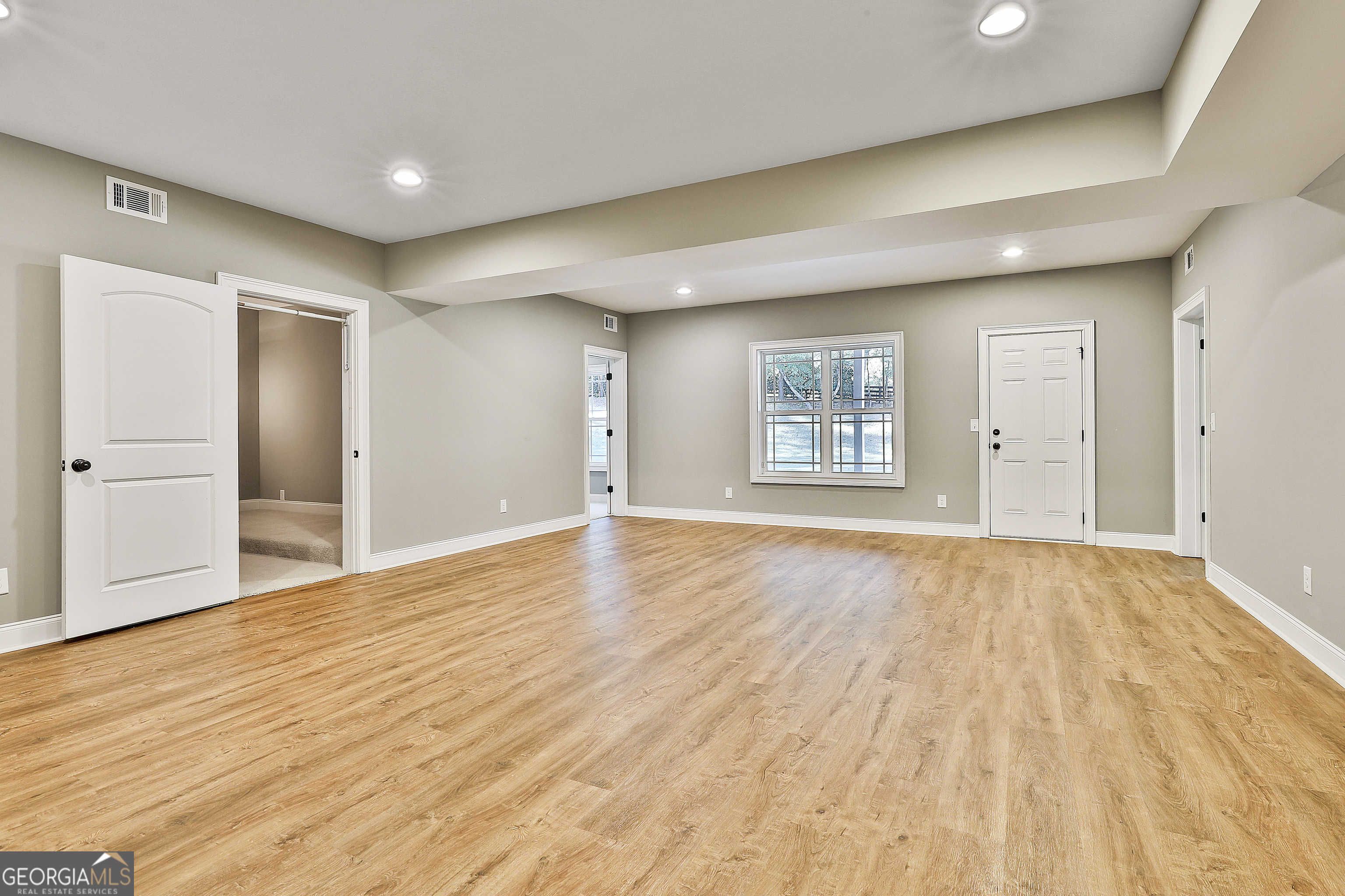 Lake Redwine - Residential