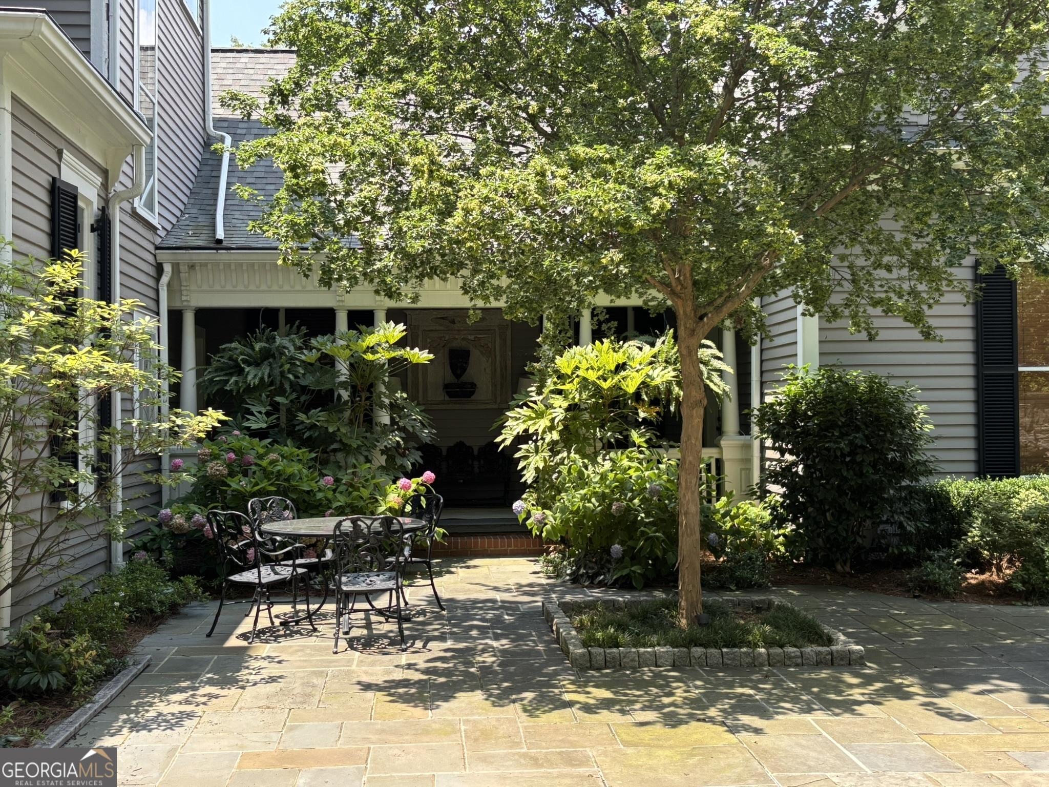 320 E 3rd AVE