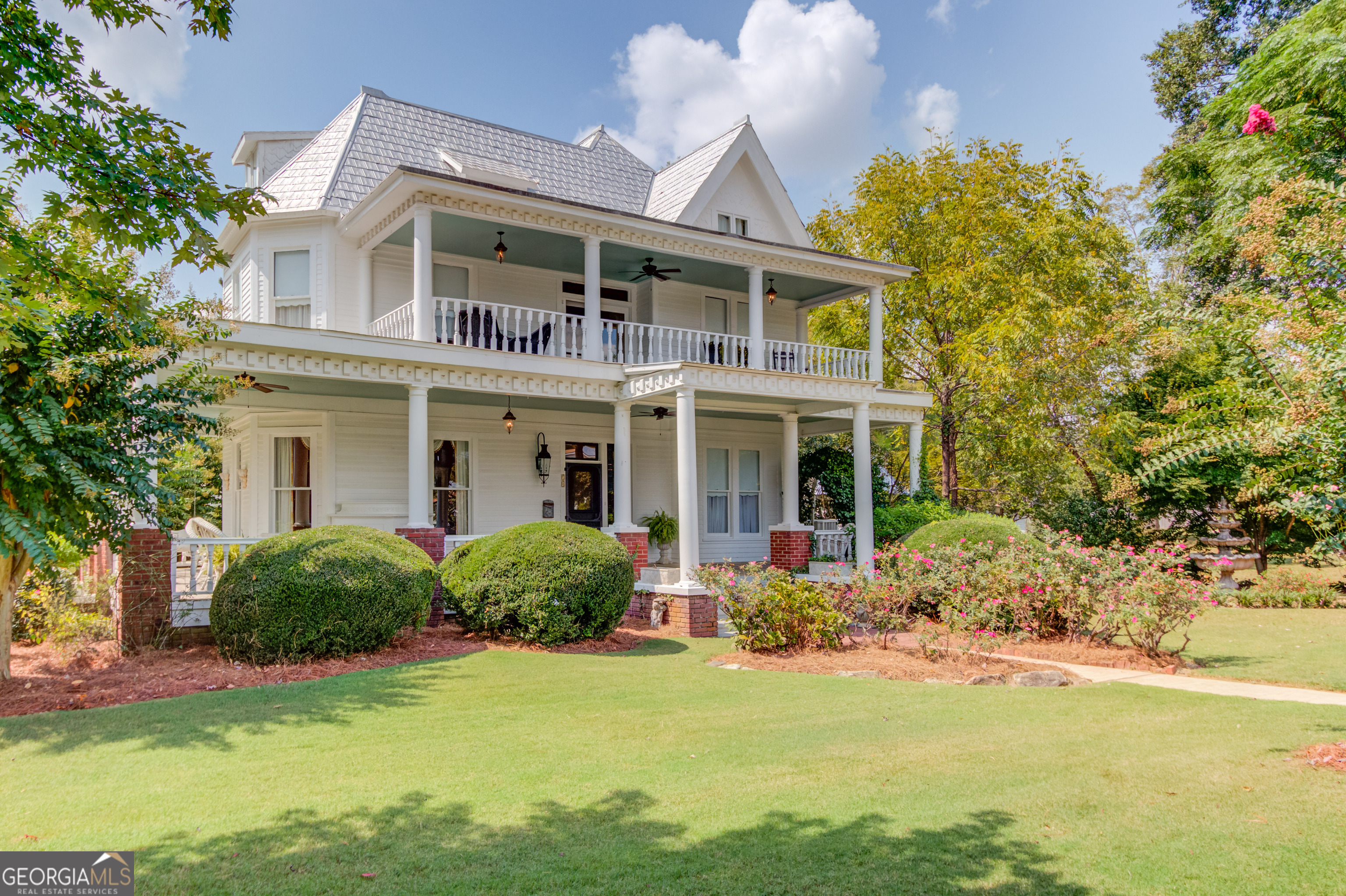 74 White ST