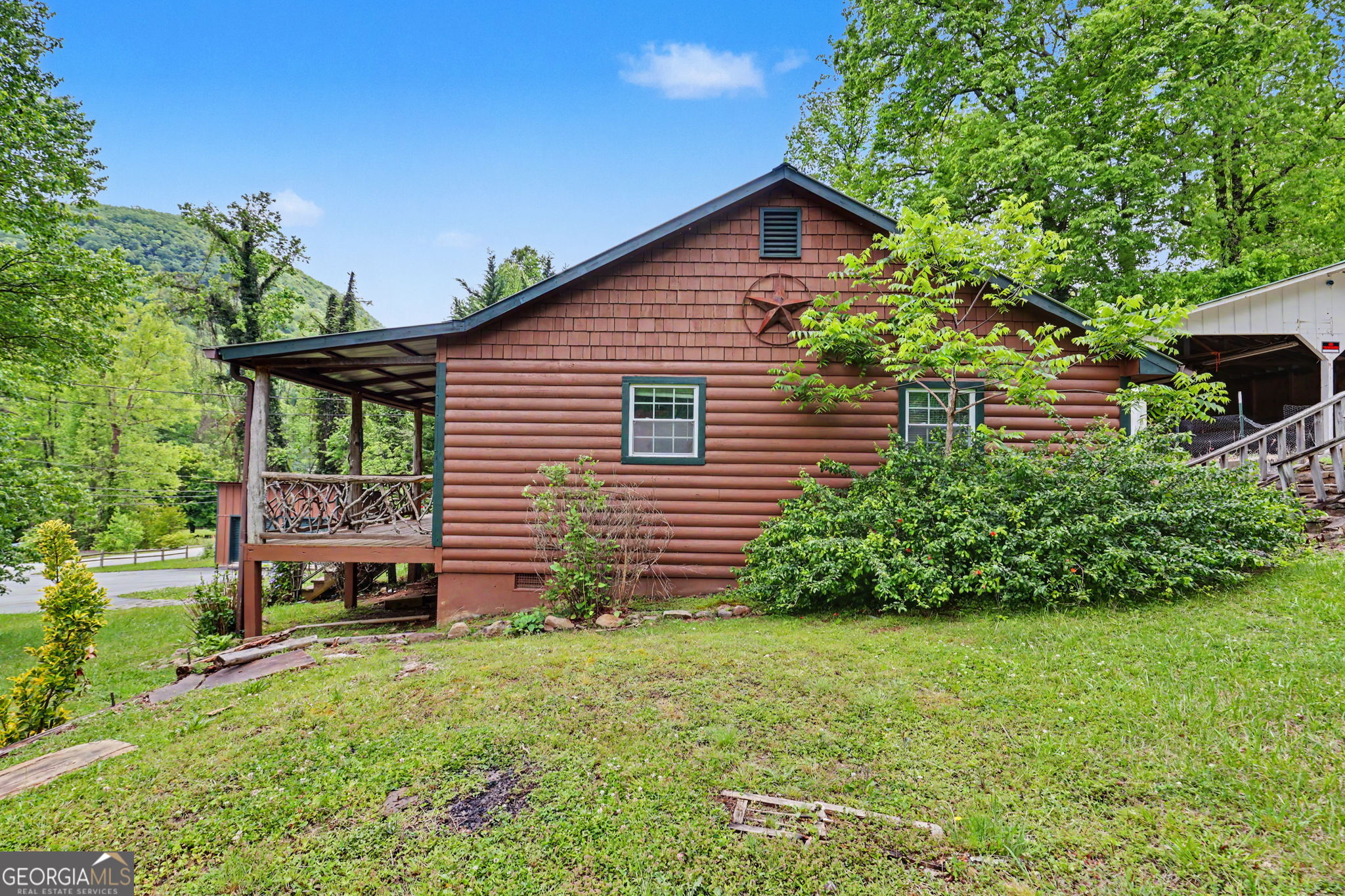 18 Charlie Mountain RD