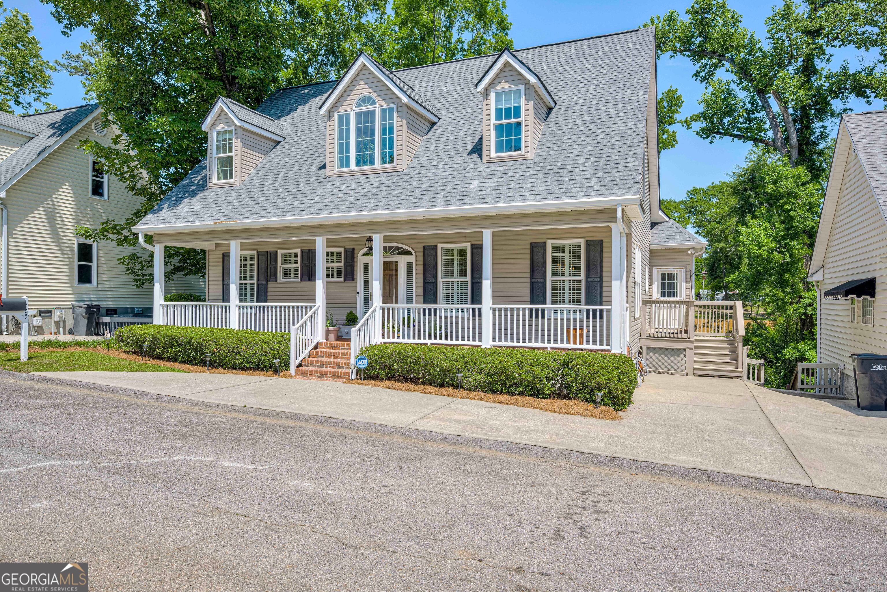 225 Water Oak DR