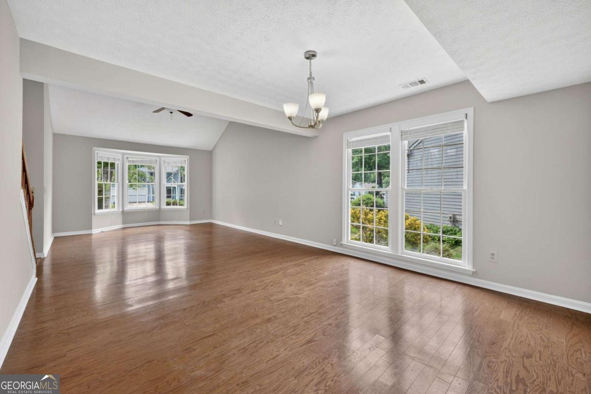 12110 Greenmont WALK